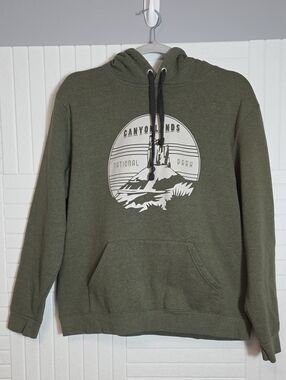 Lone Rock Clothing Canyonlands National Park Olive Green Hoodie Size L